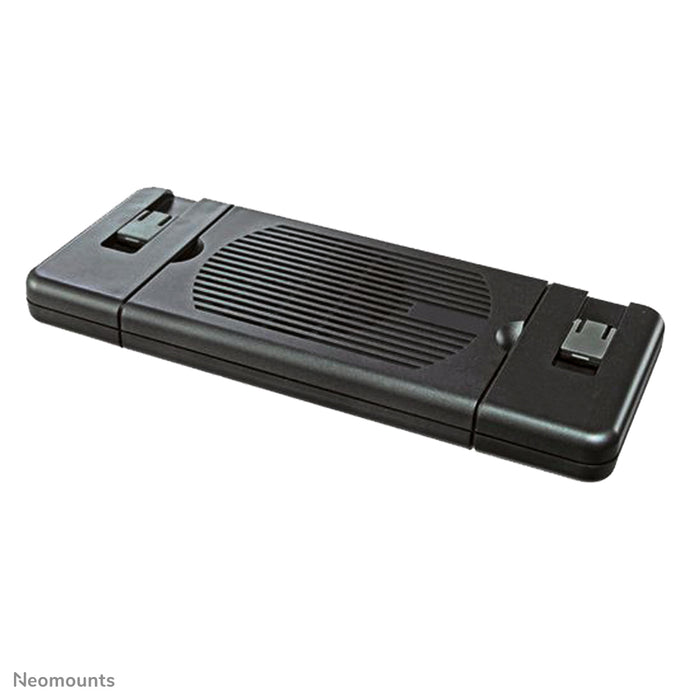 NSLC200 is a notebook cooler that allows you to cool a laptop by 15 degrees.