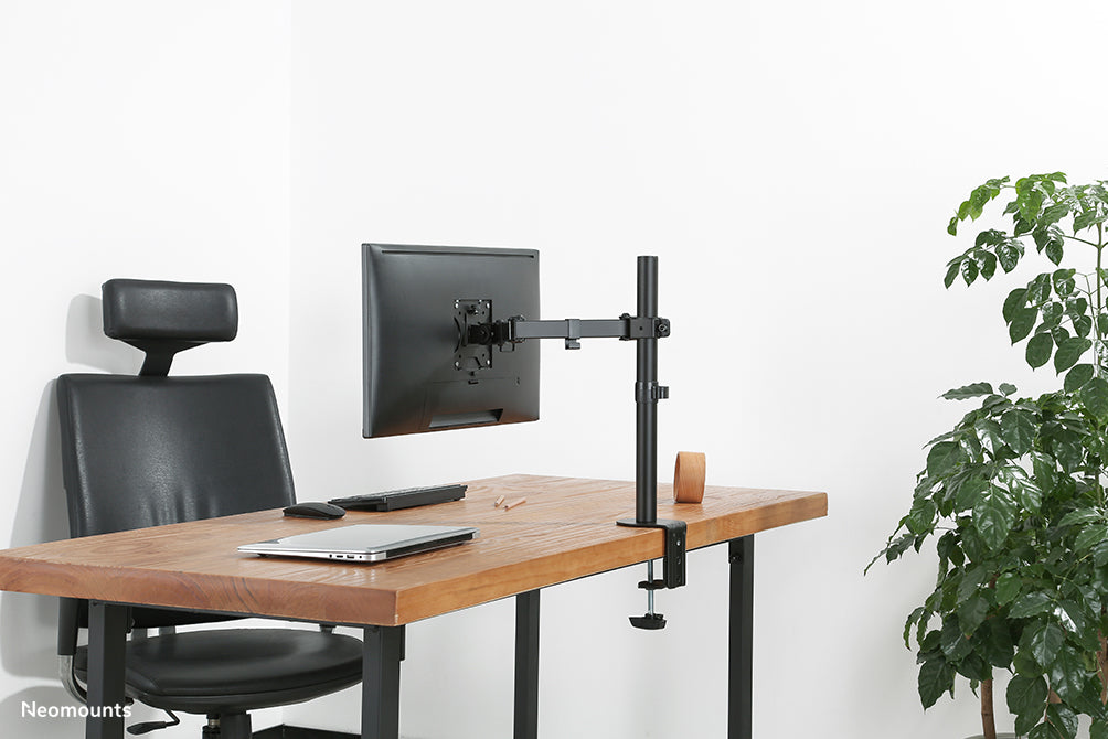 FPMA-D550BLACK is a desk support with 3 pivot points for flat screens up to 32 inches - Black