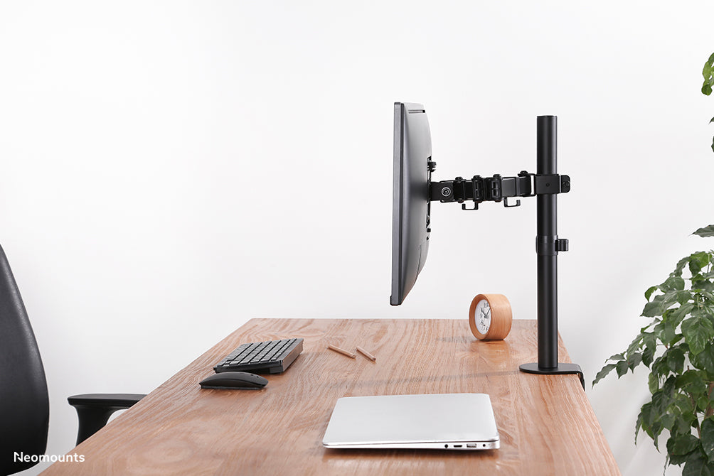FPMA-D550BLACK is a desk support with 3 pivot points for flat screens up to 32 inches - Black
