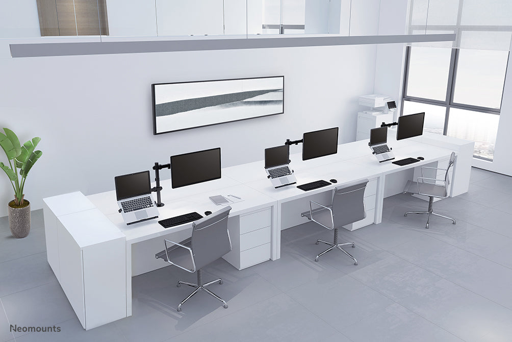 FPMA-D550NOTEBOOK is a desk support for a notebook and flat screen up to 32 inches.