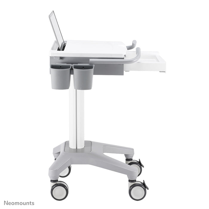 MED-M200 is a mobile workstation for laptop, keyboard and mouse.