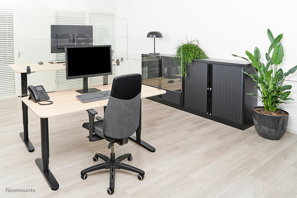 NS-GLSPROTECT160 is a durable 158 cm glass screen that provides distance protection in the workplace - Tempered, transparent glass, 100% recyclable