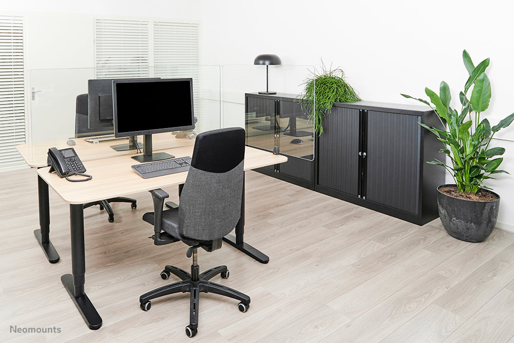 NS-GLSPROTECT160 is a durable 158 cm glass screen that provides distance protection in the workplace - Tempered, transparent glass, 100% recyclable