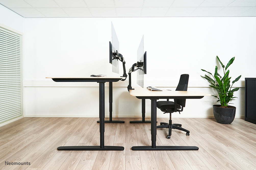 NS-PLXPROTECT2 is a transparent screen for 2 flat screens and provides distance protection on the work floor - Transparent acrylic, 100% recyclable | PLXPROTECT from is registered as an EU Design patent |
