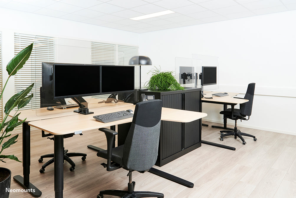 NS-PLXPROTECT2 is a transparent screen for 2 flat screens and provides distance protection on the work floor - Transparent acrylic, 100% recyclable | PLXPROTECT from is registered as an EU Design patent |