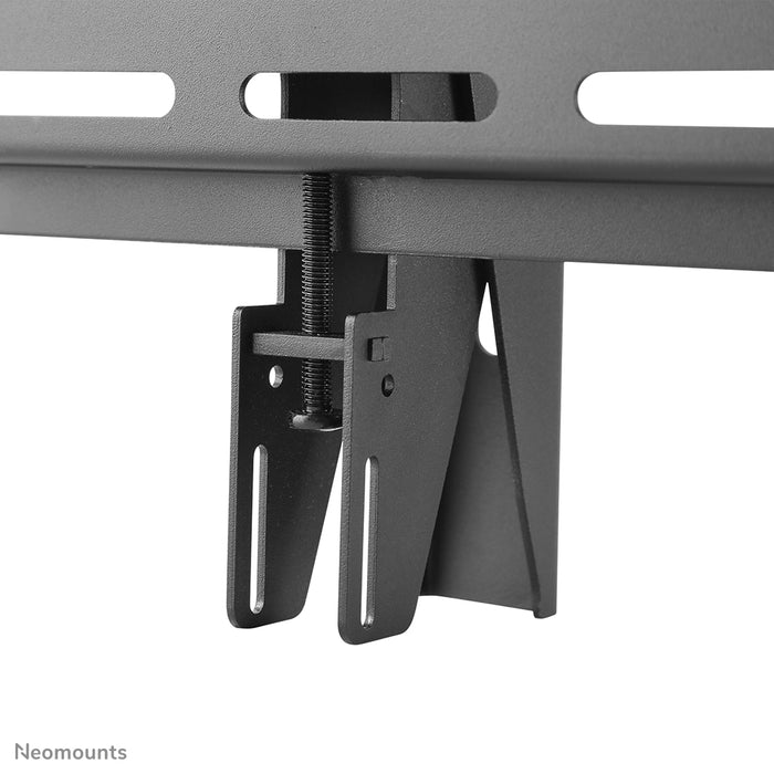 NS-WMB300PBLACK is a menu board wall mount for the vertical mounting of screens up to 52 inches (132 cm).